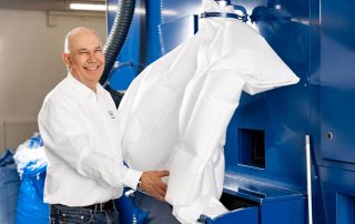 Unser Reinigungsteam bei der Bettenreinigung